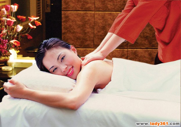 ���԰�Ħ����ǿ��ĦǰϷ ��ŮҲ�ܱ���