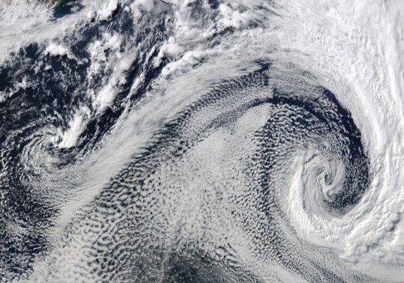 �ϴ���������