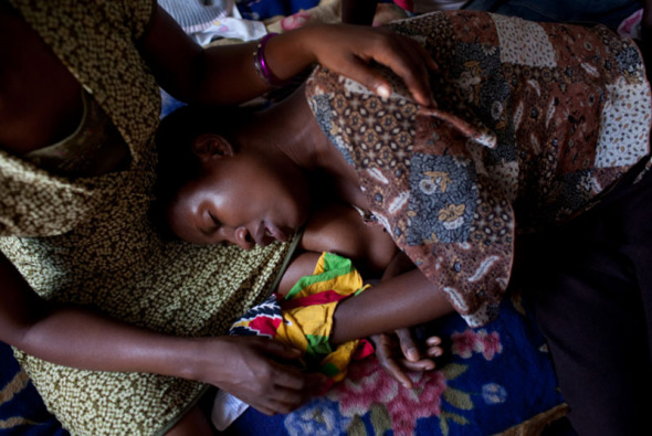 已经失去行走能力的重症艾滋病人却得不到救治